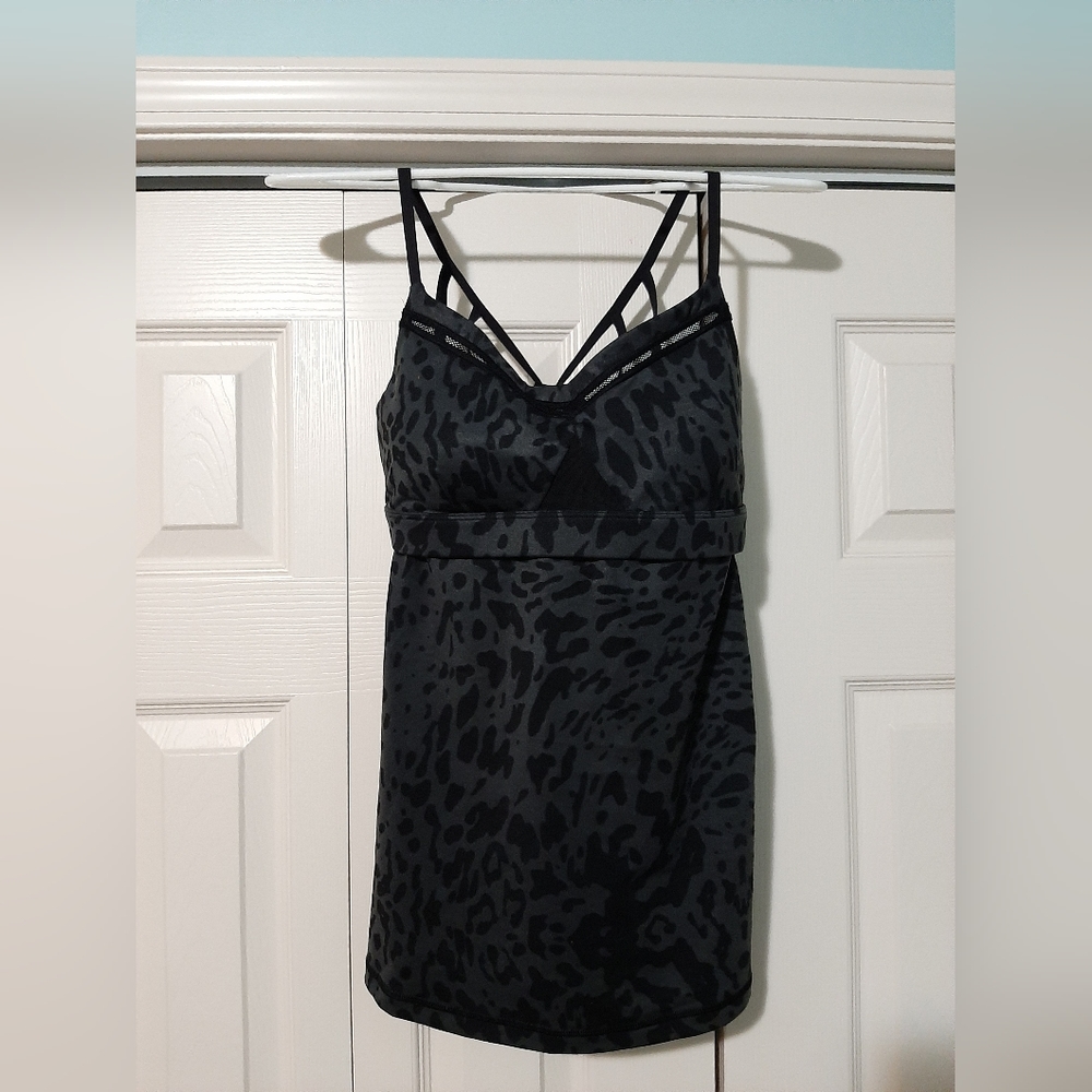 LULULEMON Women's 8 Just Breathe strappy bra tank black leopard